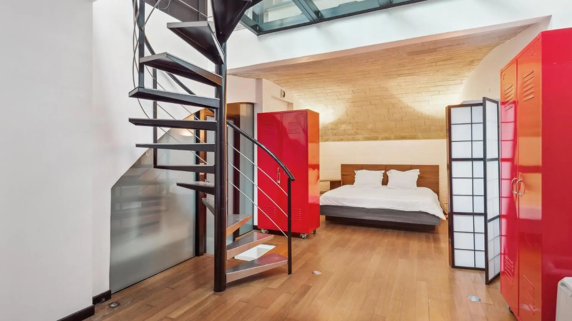 Апартаменты Loft De 80 M² Avec Jardin Privatif Париж