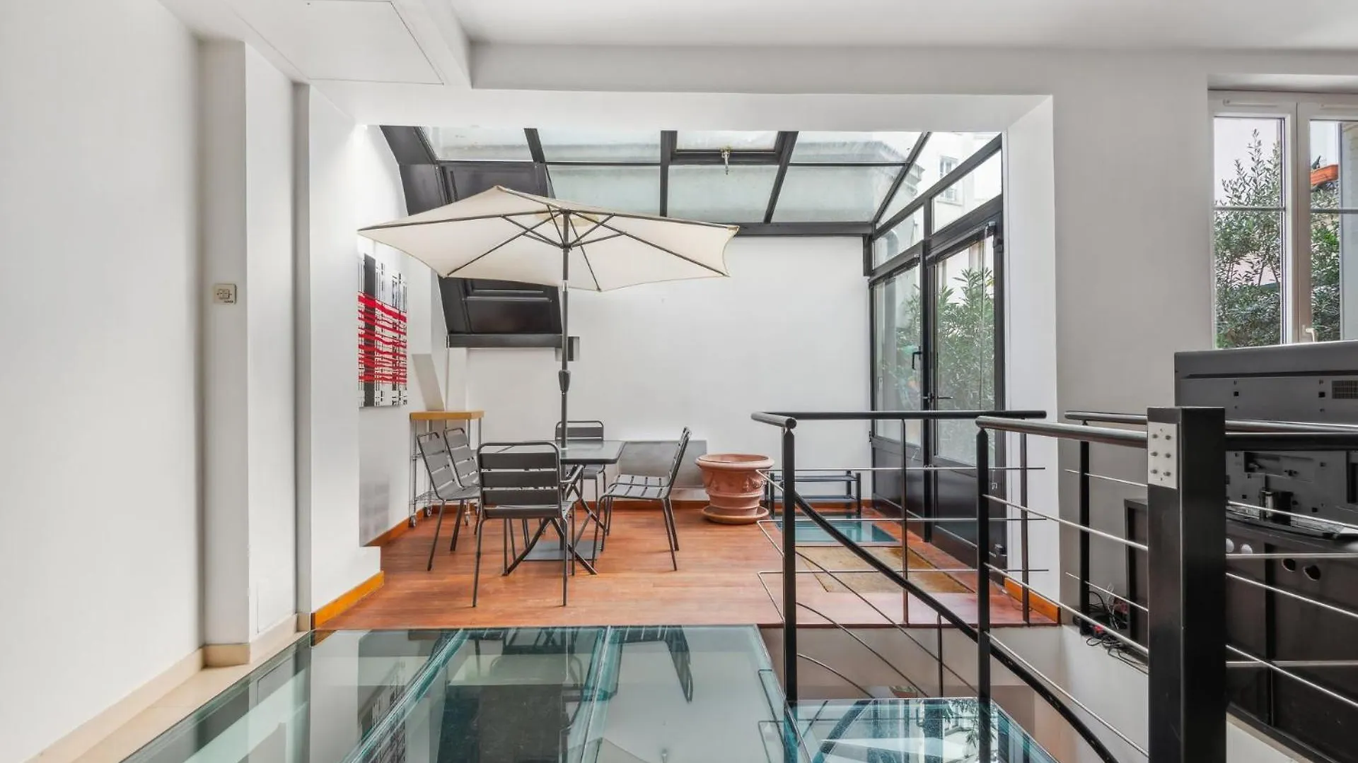 Апартаменты Loft De 80 M² Avec Jardin Privatif Париж