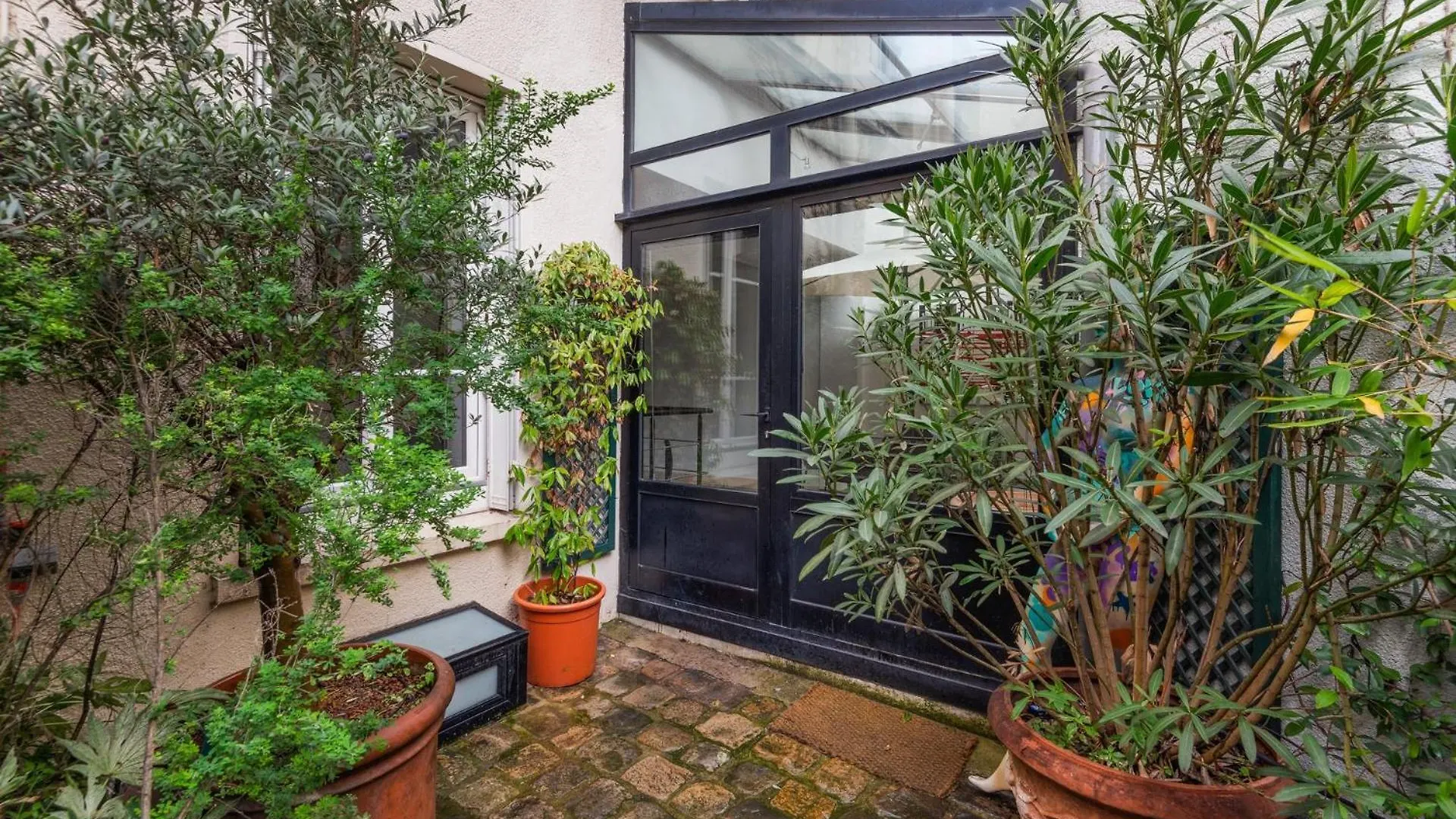 Апартаменты Loft De 80 M² Avec Jardin Privatif Париж
